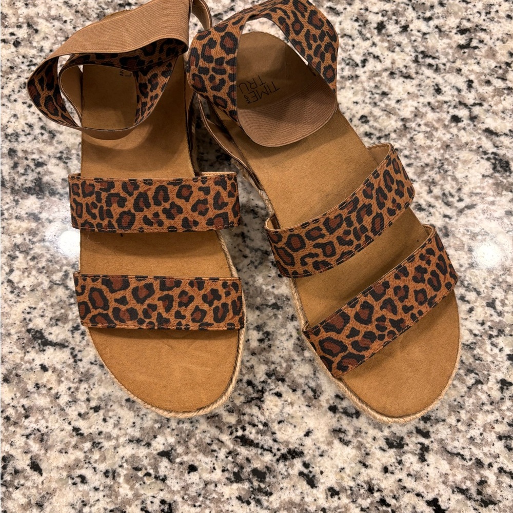 Cheetah print platform sandals - SZ8